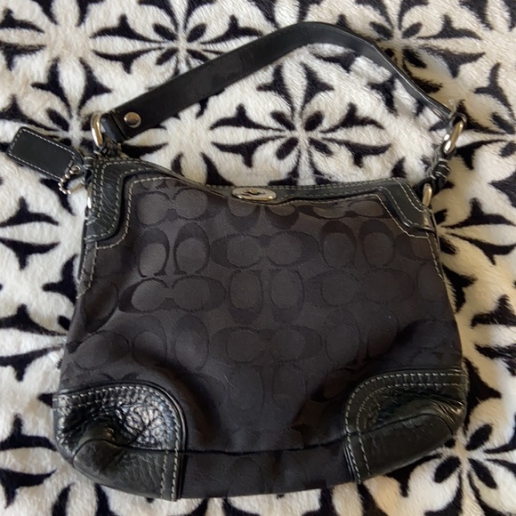 ✨Cute Authentic Coach Purse!✨ - Picture 2 of 8